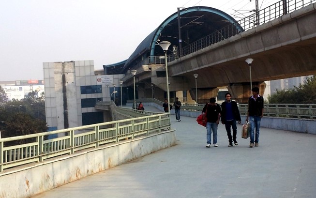 Skywalk at Anand Vihar Terminal connecting Metro Station and Railway Station