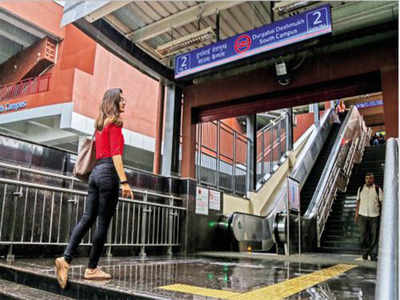 escalators need to be fixed as soon as possible by Delhi Metro