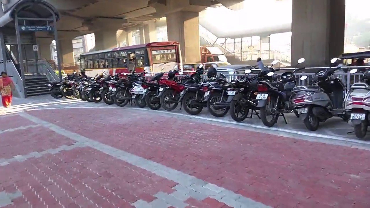 Hyderabad To Soon Get Mobile Appbased Parking Facility At 24 Metro