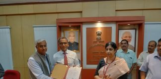 Mr. Ganesh Jivani, Managing Director of Matrix receiving the TEC certificate from Mr. Anshu Prakash, Secretary Telecom, Government of India
