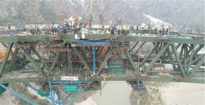 the Arch closure of world's highest railway bridge completed