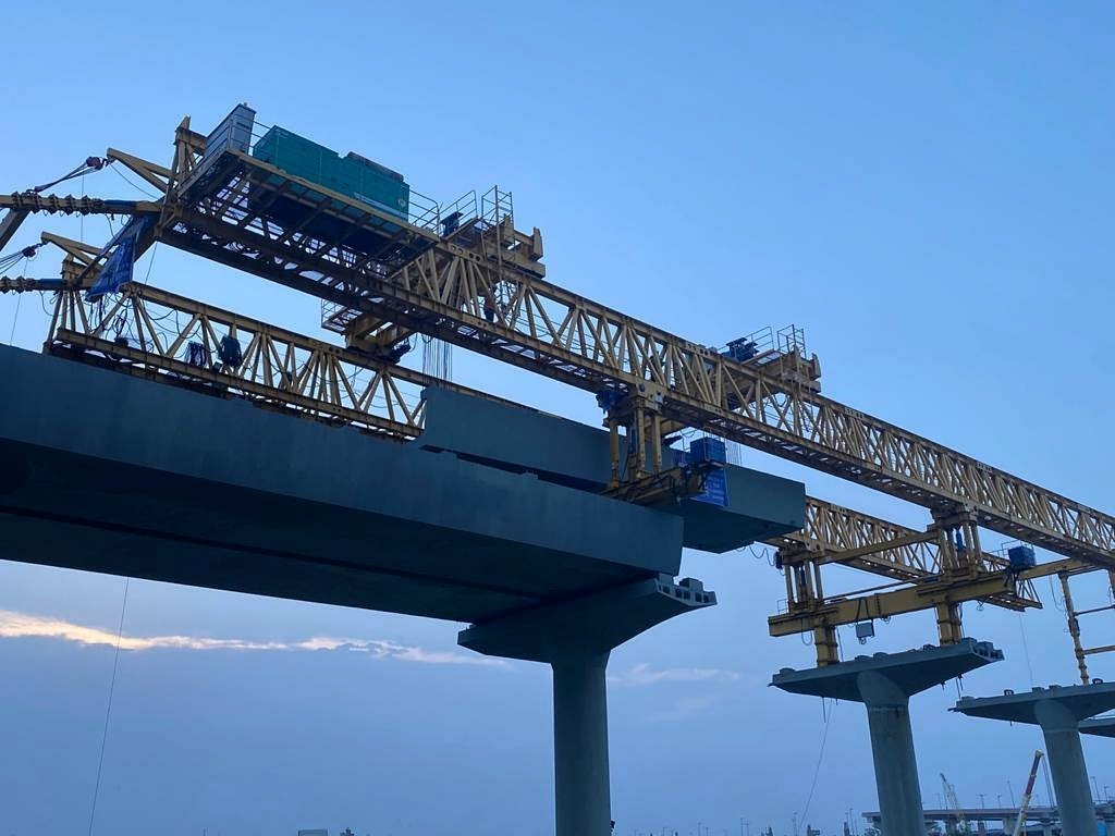 DMRC Introduces New Construction Technology For Launching U-Girders ...
