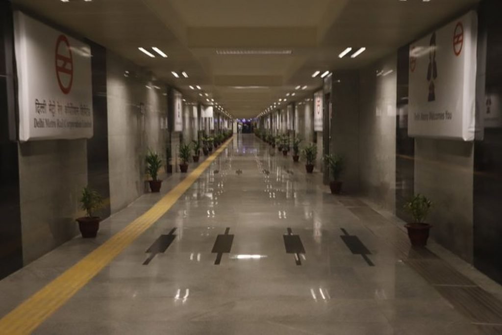DMRC Replace Conventional Lights And Install LEDs In All The Stations ...