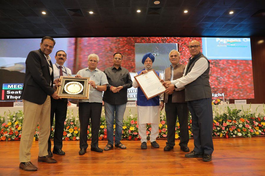 Delhi metro wins 'Metro rail with the best passenger services' award