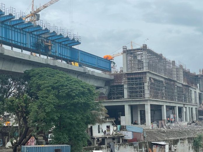 Viaduct work on Pune Metro