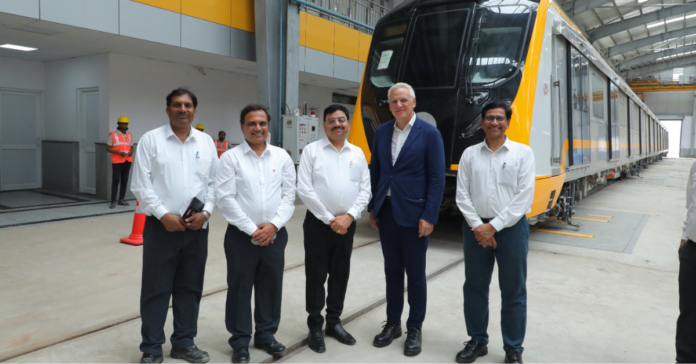EIB Vice President, Mr. Kris Peeters, along with delegation visits Agra Metro Project