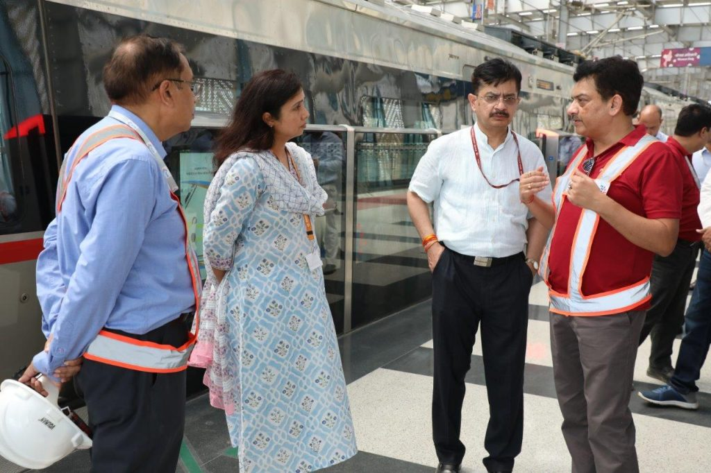 Shri Naveen Gulati, Member Traction & Rolling Stock, Railway Board, visites some of the key sites of Delhi-Ghaziabad-Meerut RRTS corridor