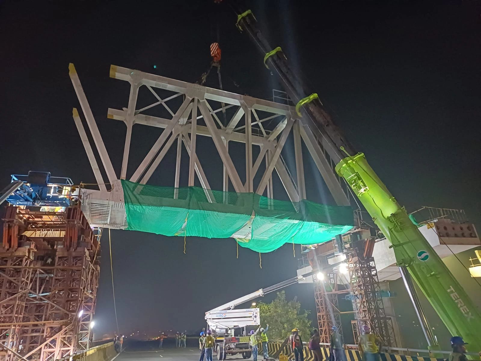 First Open Web Girder Installed on the C4 ECV-02 package of the Chennai Metro Phase 2