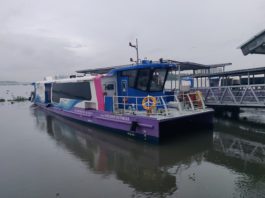 Kochi_Water_Metro_Boat_at_High_Court_Boat_Jetty
